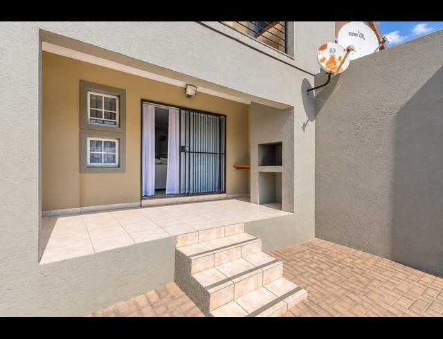 2 BEDROOM APARTMENT FOR SALE IN NORTHGATE